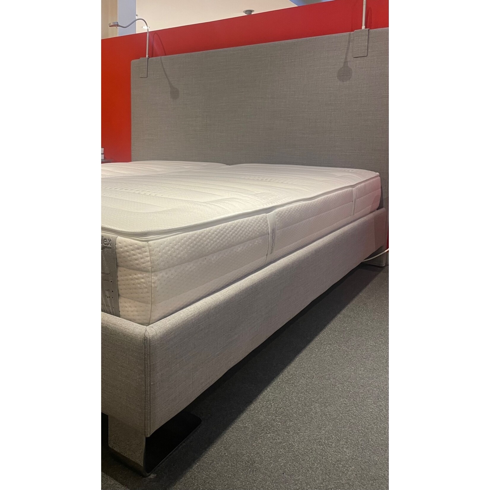 Swissflex Swissflex Bedkader Silhouette met uni 15 bodems 180cm x 200cm (zonder matrassen)