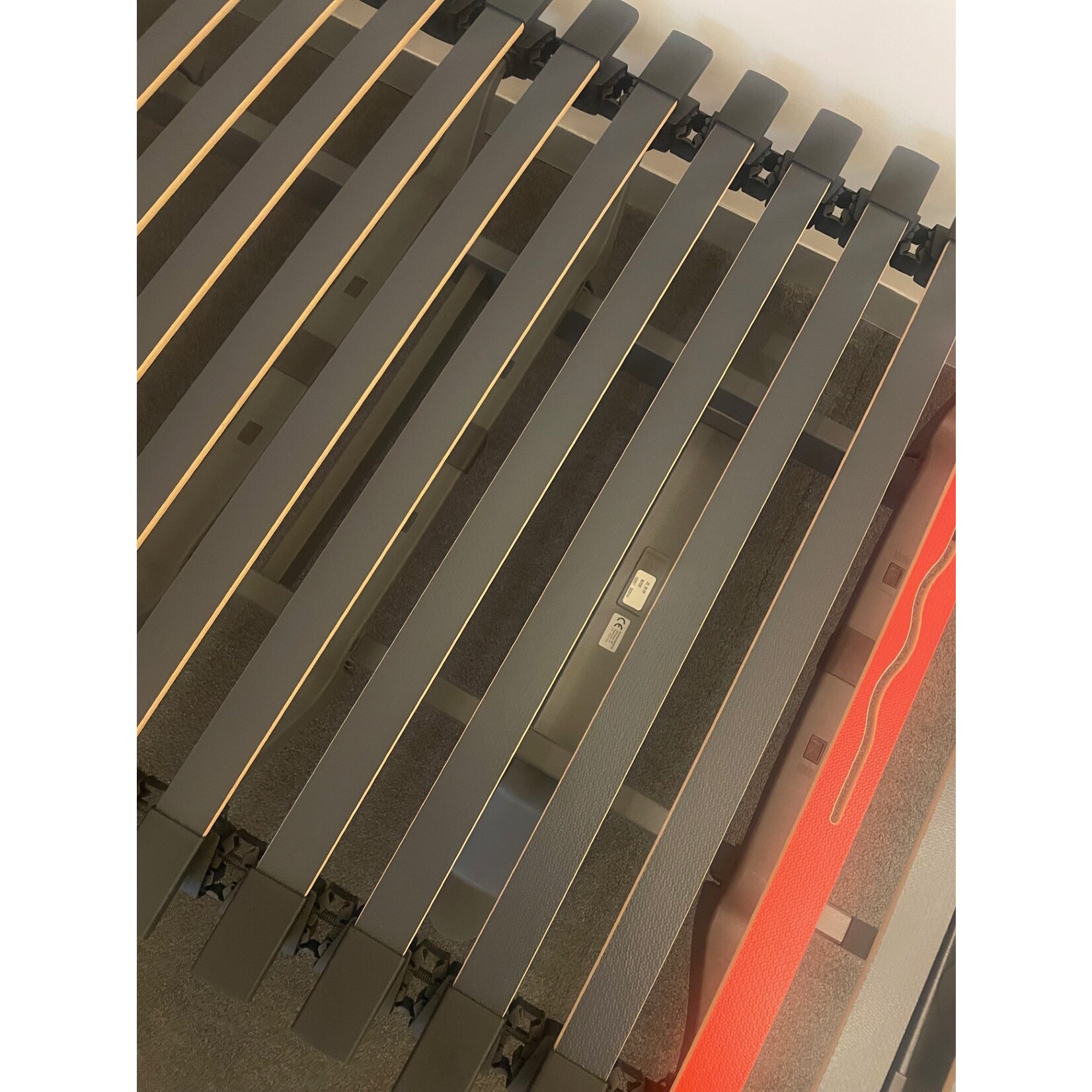 Swissflex Swissflex Uni22 op poten met geltex 22 soft matras en hoofdbord90cm x 200cm