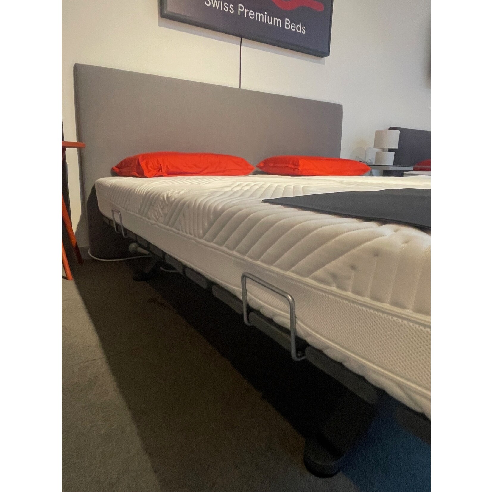 Swissflex Swissflex Uni20 op poten met hoofdbord 180cm x 200cm