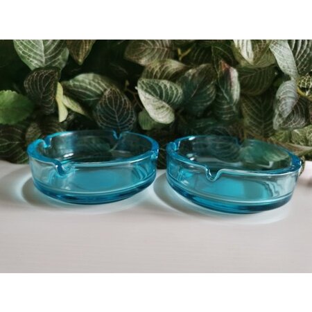 Jean Products Set van 2 blauwe glazen asbakken