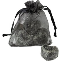 Organza zakje met 3x amberblokje hart black amber