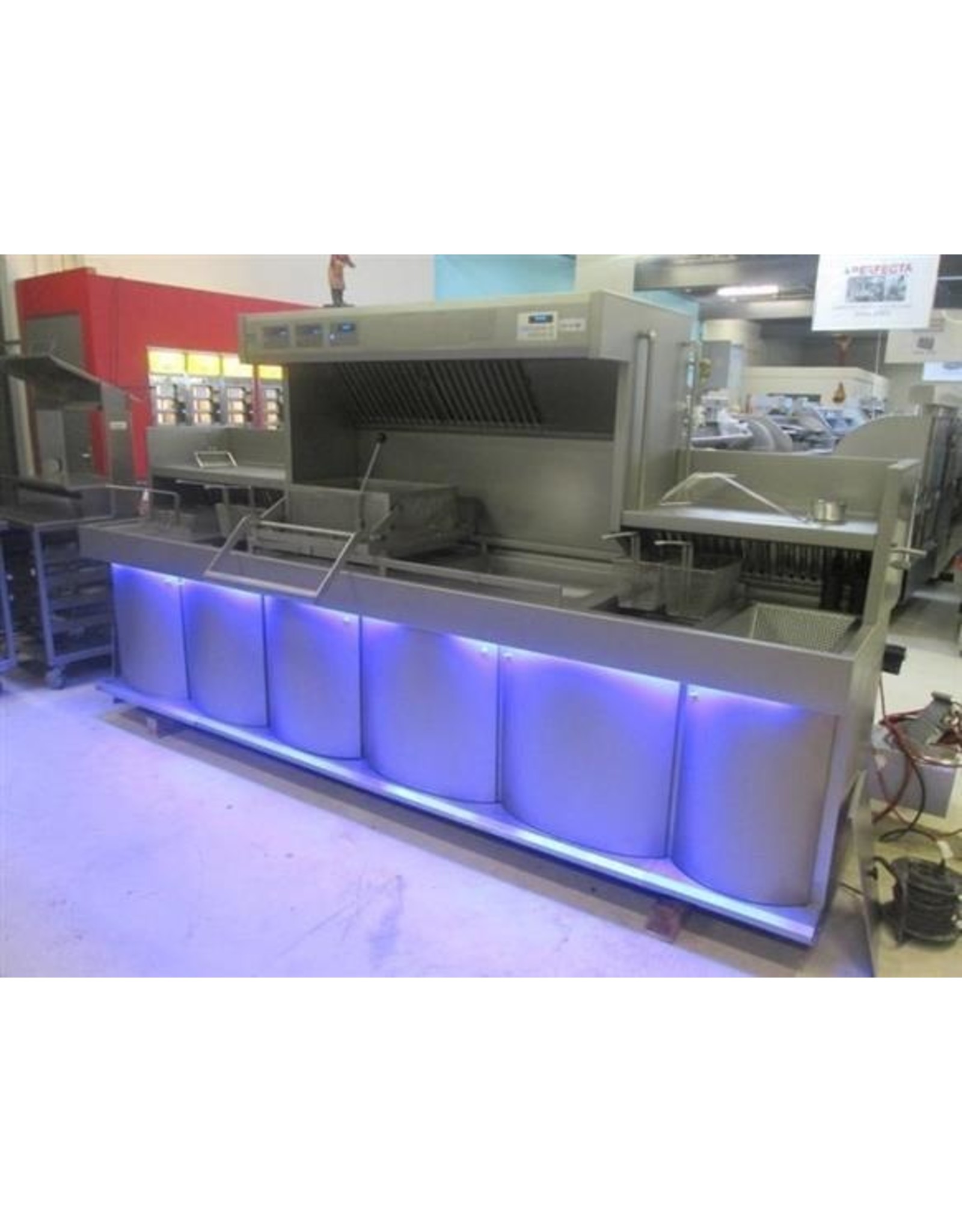 De Horeca Opkoper Altijd  50 gereviseerde bakwand (en) en Frituur installatie op voorraad