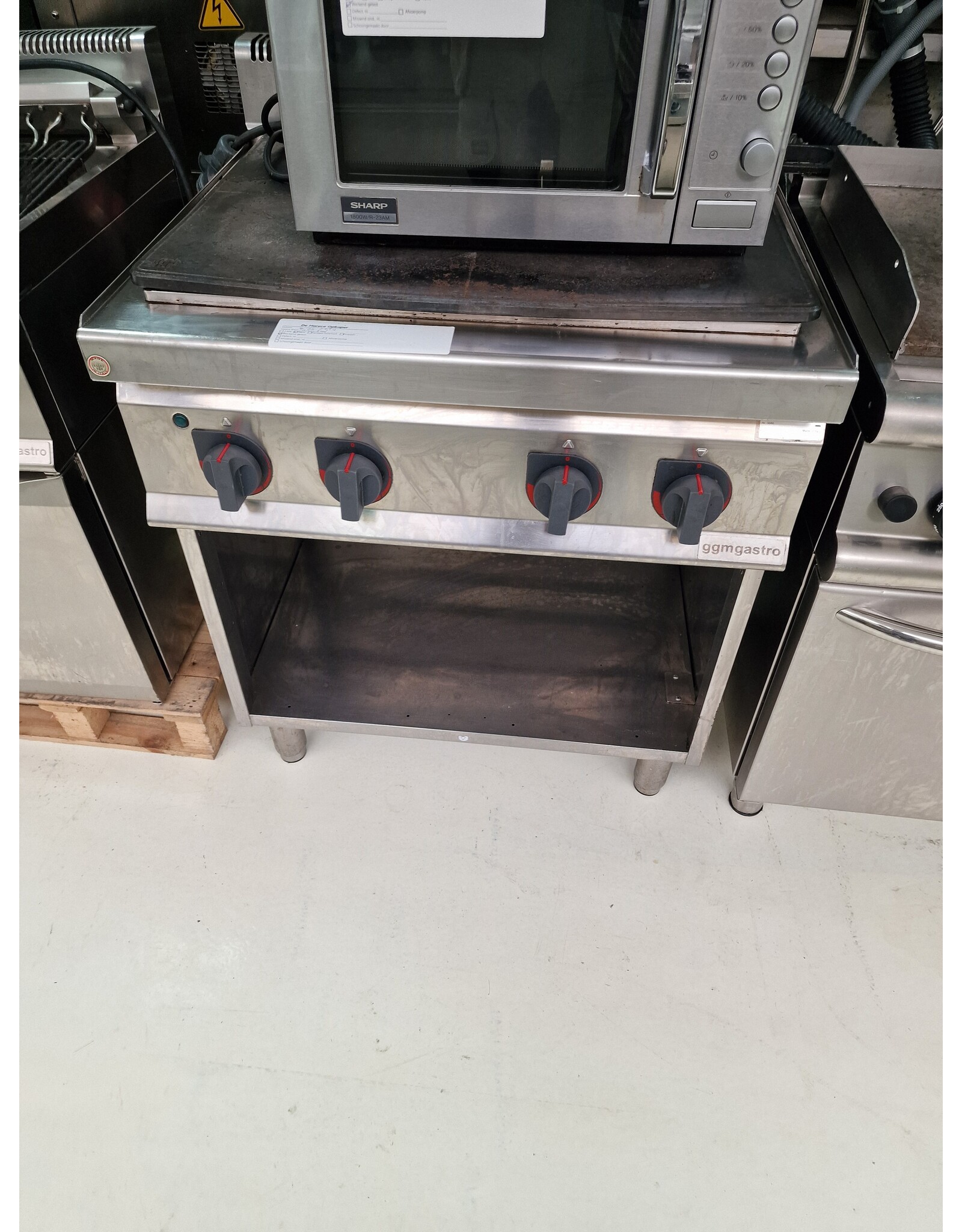 Gloeiplaat fornuis - 800mm - 9 kW 2019 Berto GGM