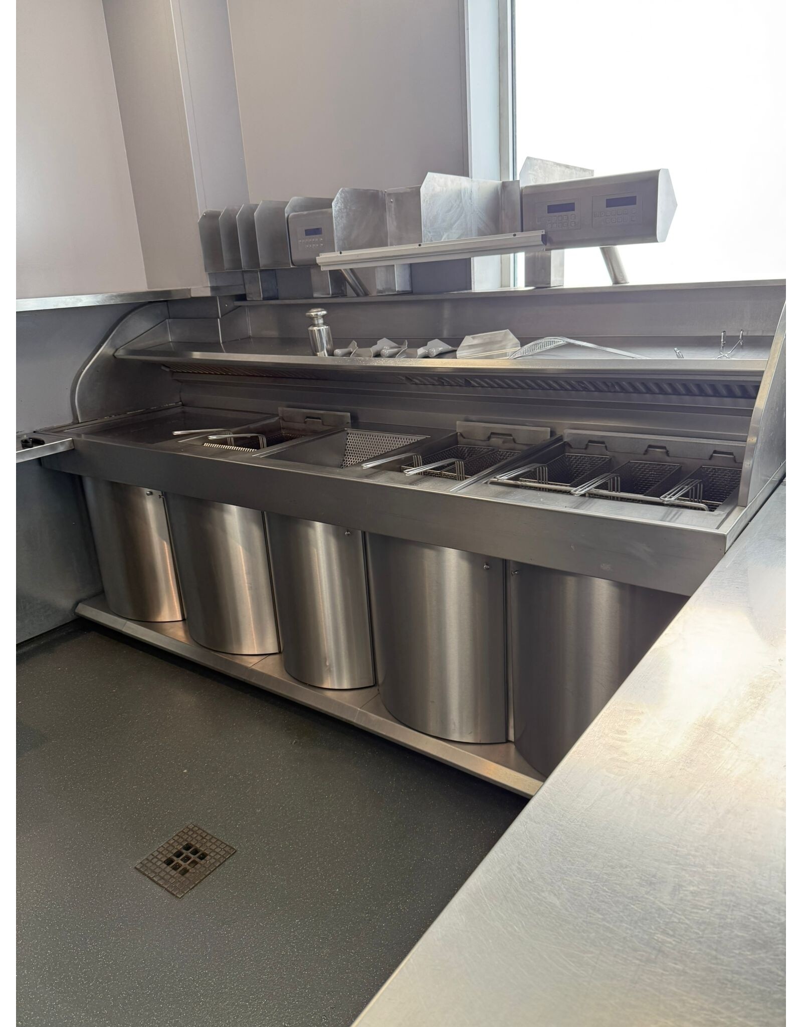 Kiremko Nog te reviseren - Kiremko bakwand friteuse 3 P 7 manden bakplaat en uitschepbak