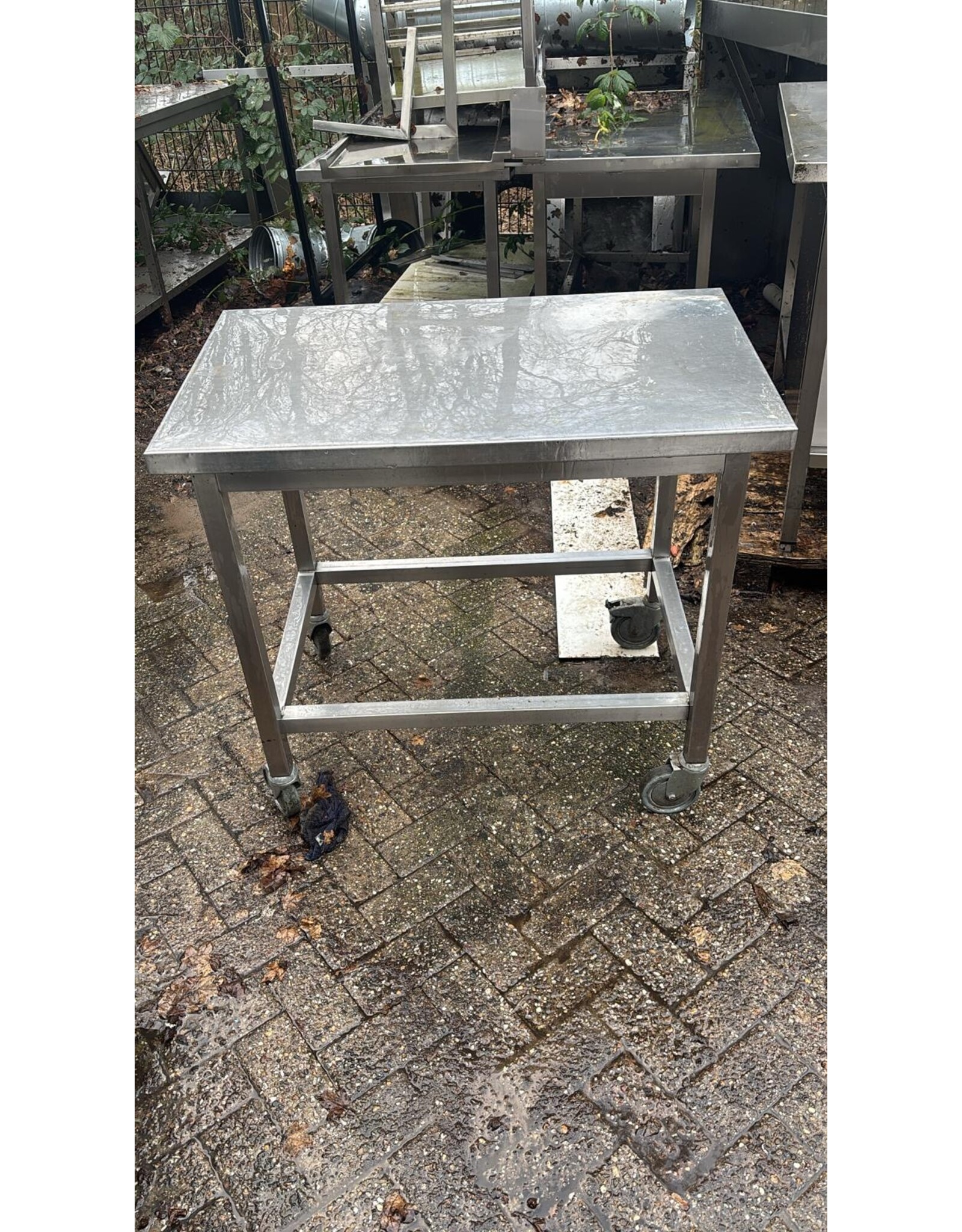 RVS werktafel 100x60x90 bxdxh op wielen