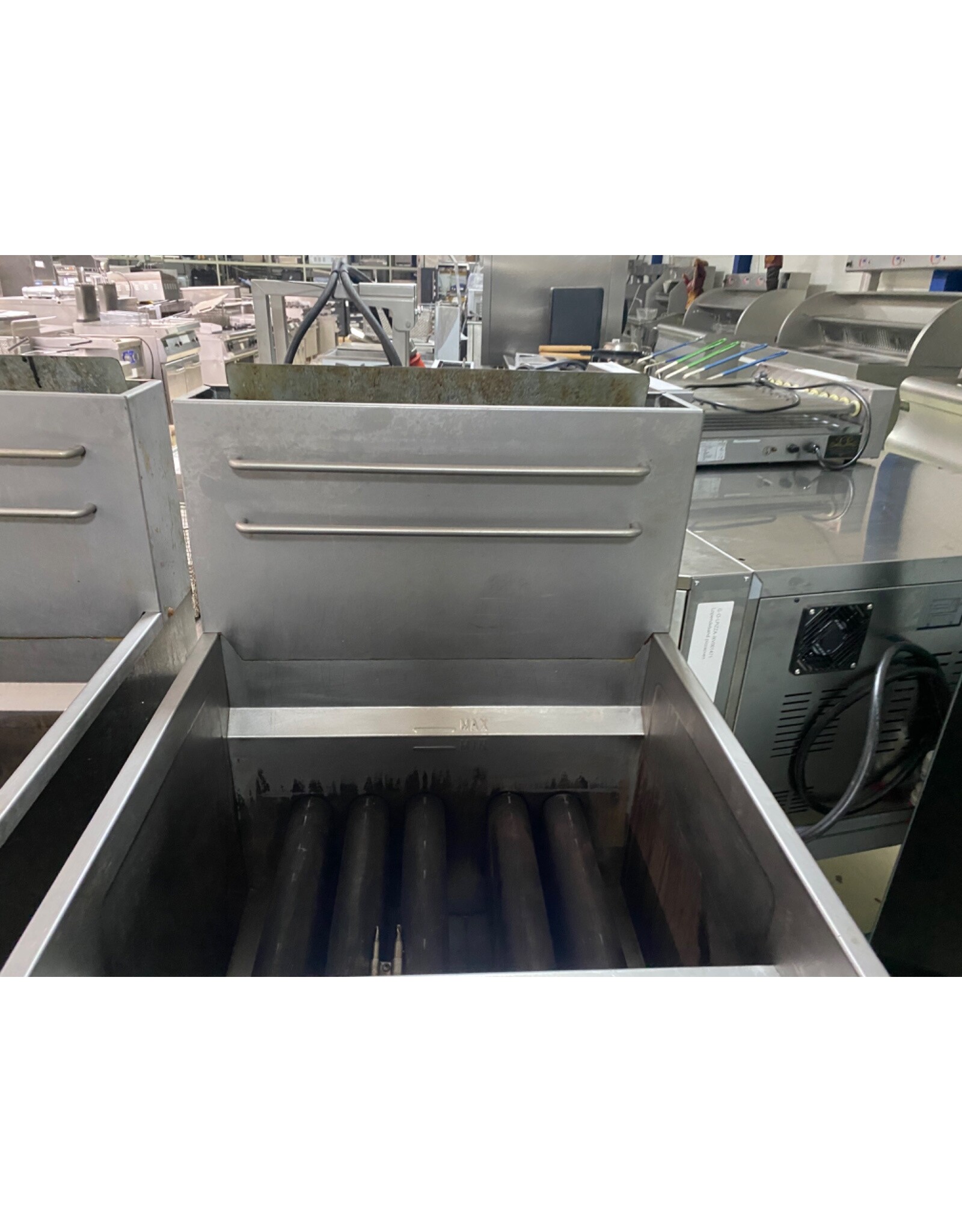 2x Zeer krachtige 3 mands gasfriteuse 45kW!