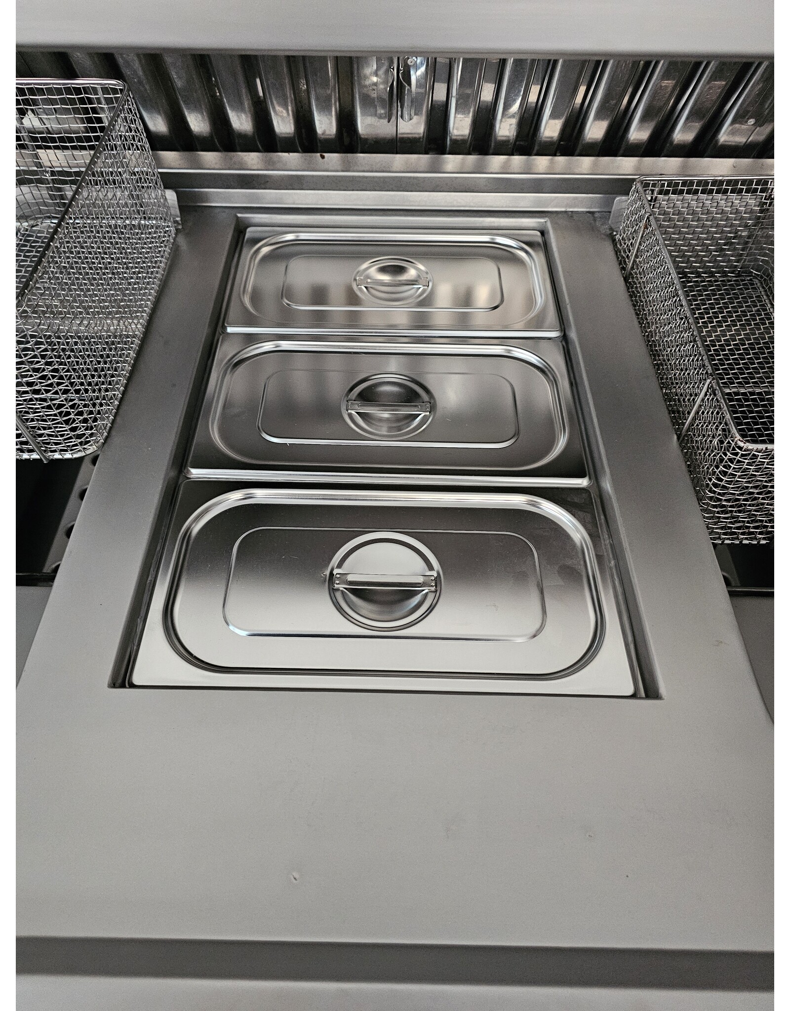 Gereviseerde Kiremko 3 pan HR bakwand friteuse bakplaat vetpomp/filter