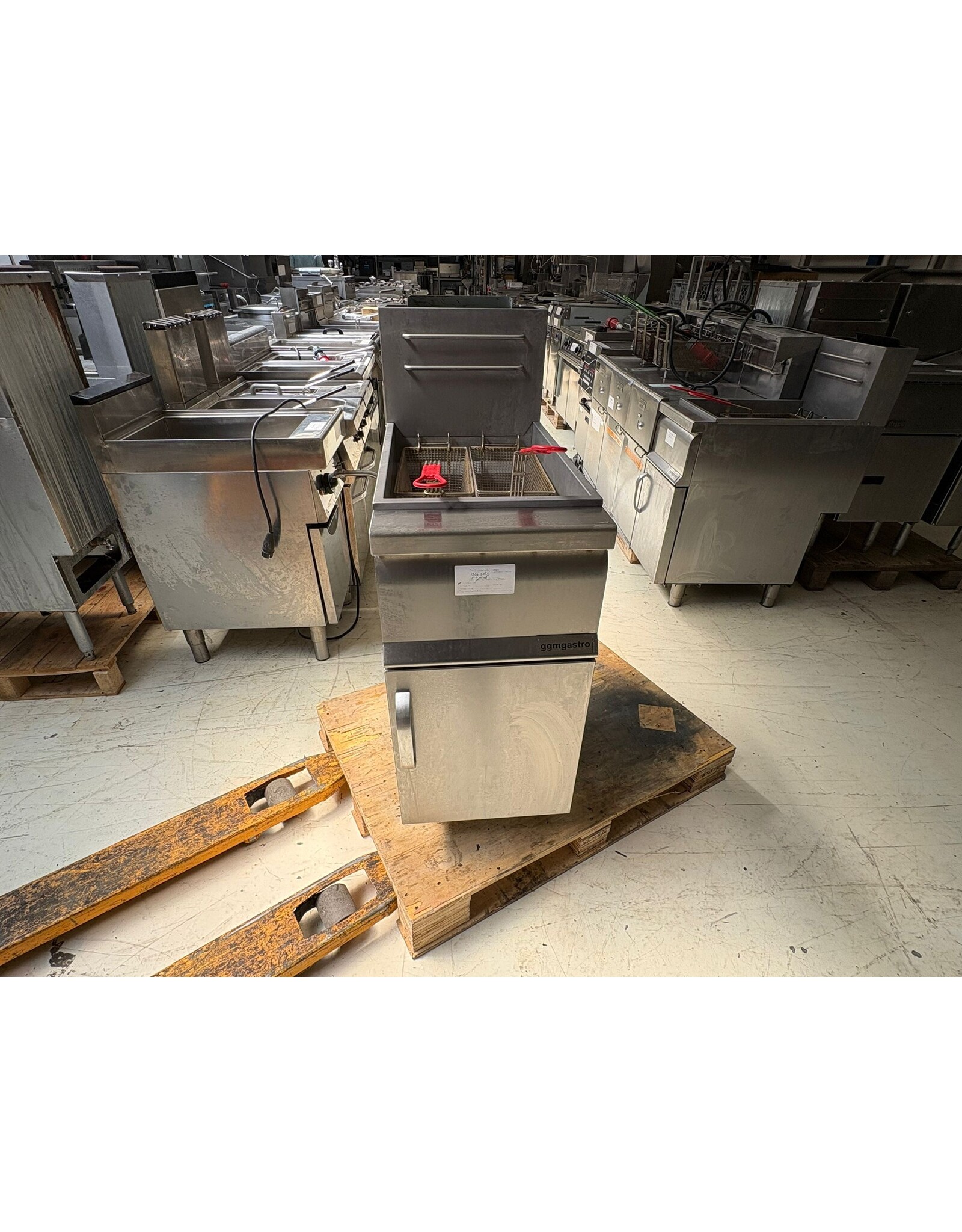 GGM Gastro 2x ggmgastro aardgas friteuse