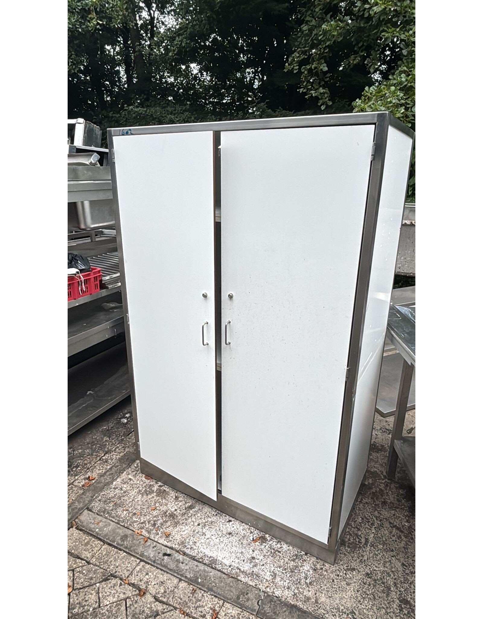 RVS kast met Trespa - zeer degelijk 130x60x180 bxdxh