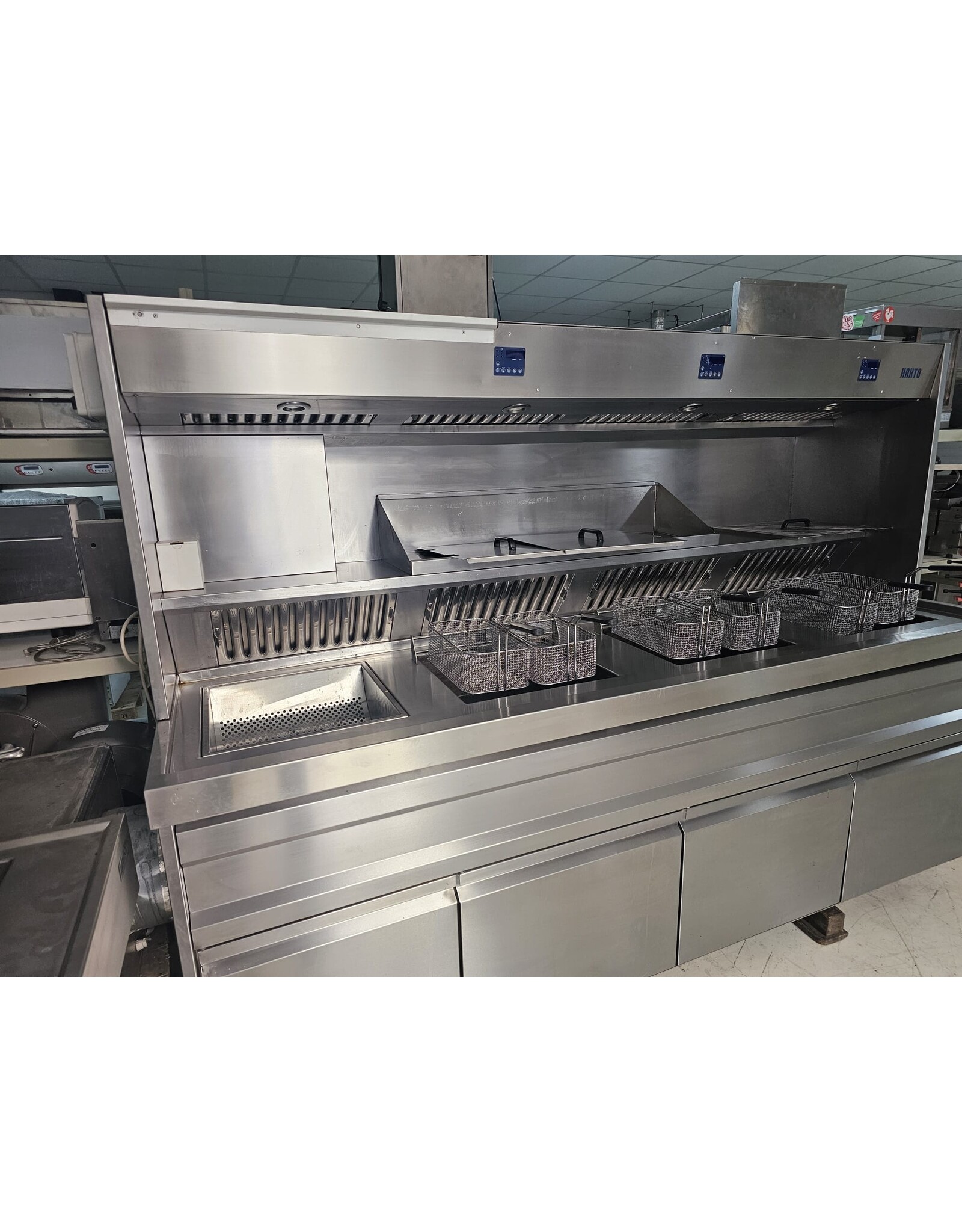 Hakto gereviseerde  Bakwand Friteuse 3x 2 manden + bakplaat