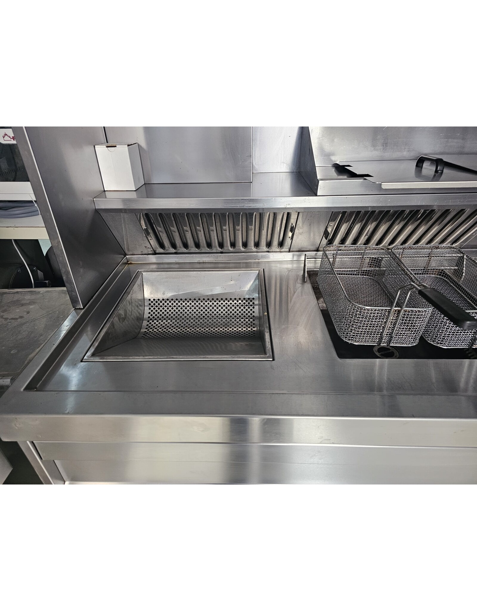 Hakto gereviseerde  Bakwand Friteuse 3x 2 manden + bakplaat