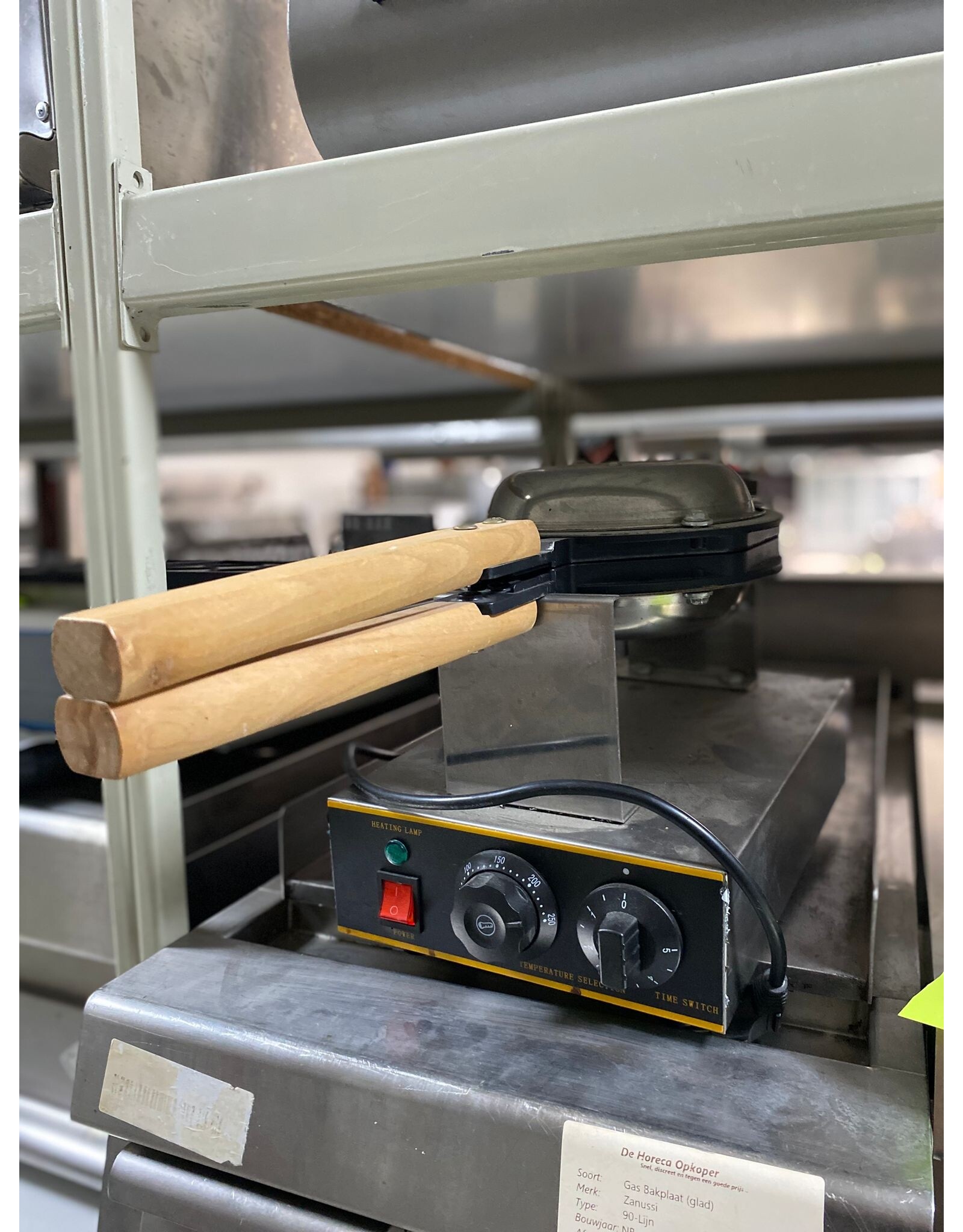 egg machine - 55x22x27 lxbxh