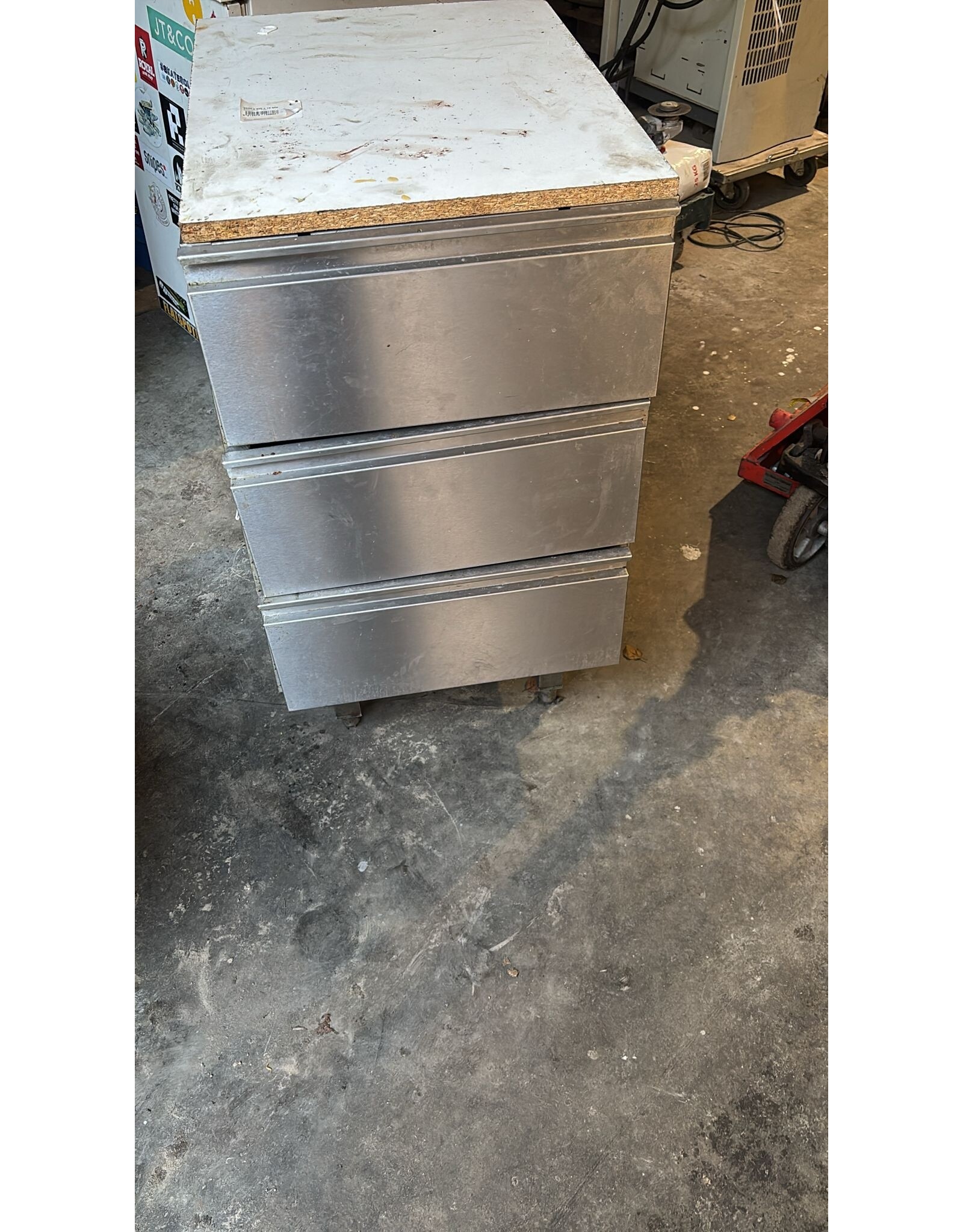 RVS kastje met houten blad - 50x66x90 bxdxh
