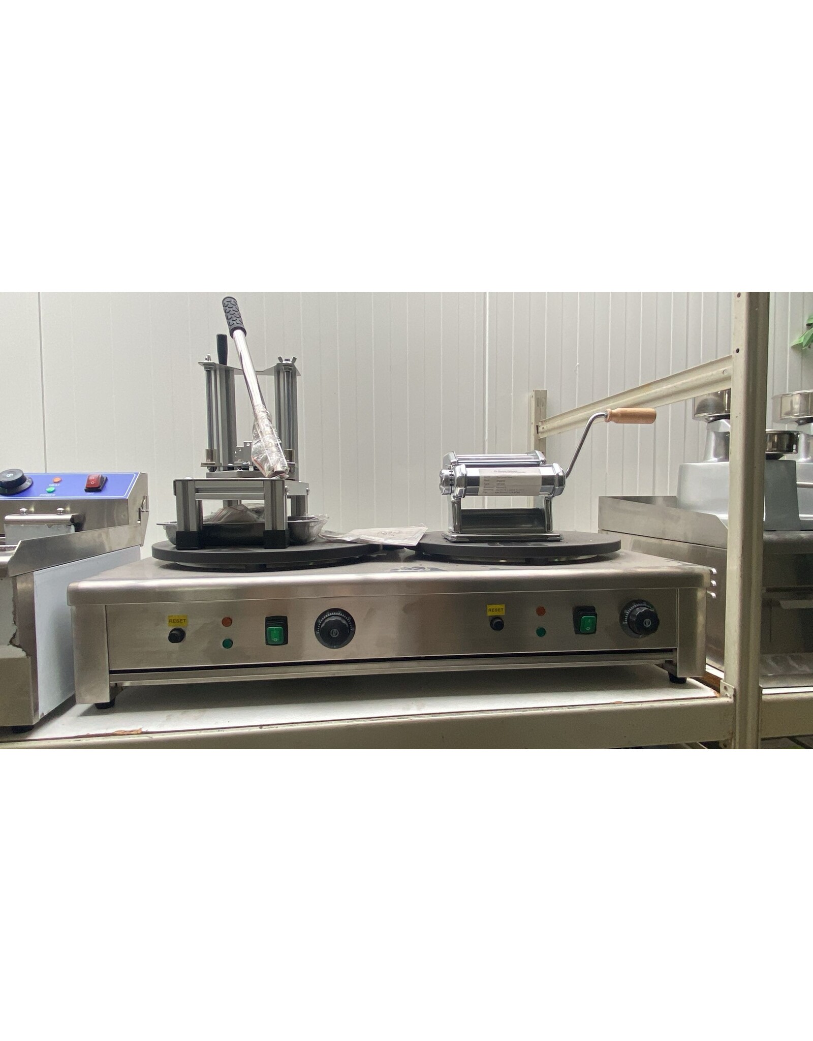 Dubbele Crêpeplaat met Deegpers