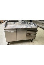 pizzawerkbank met marmeren werkblad