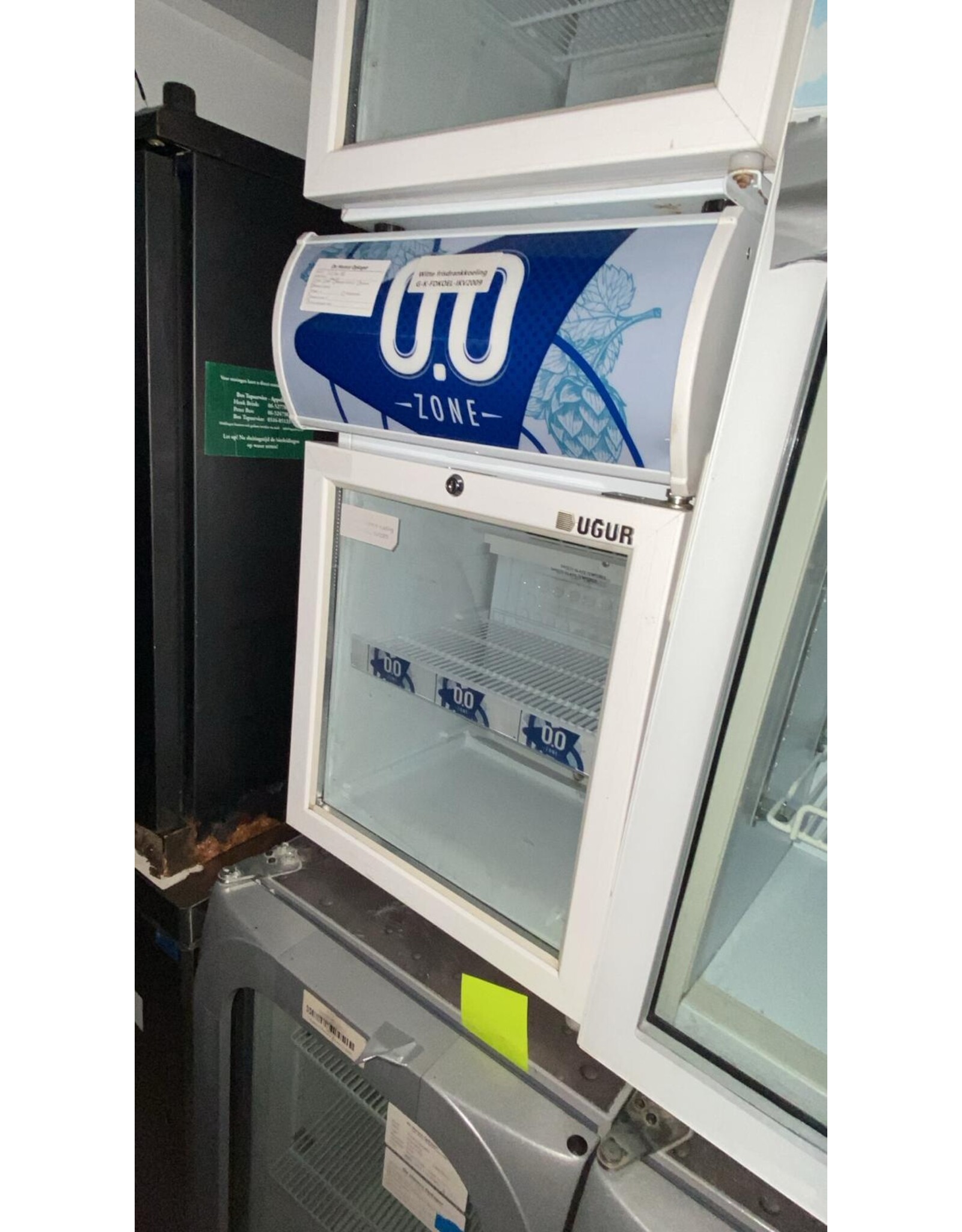 ugur flessenkoelkast met glasdeur