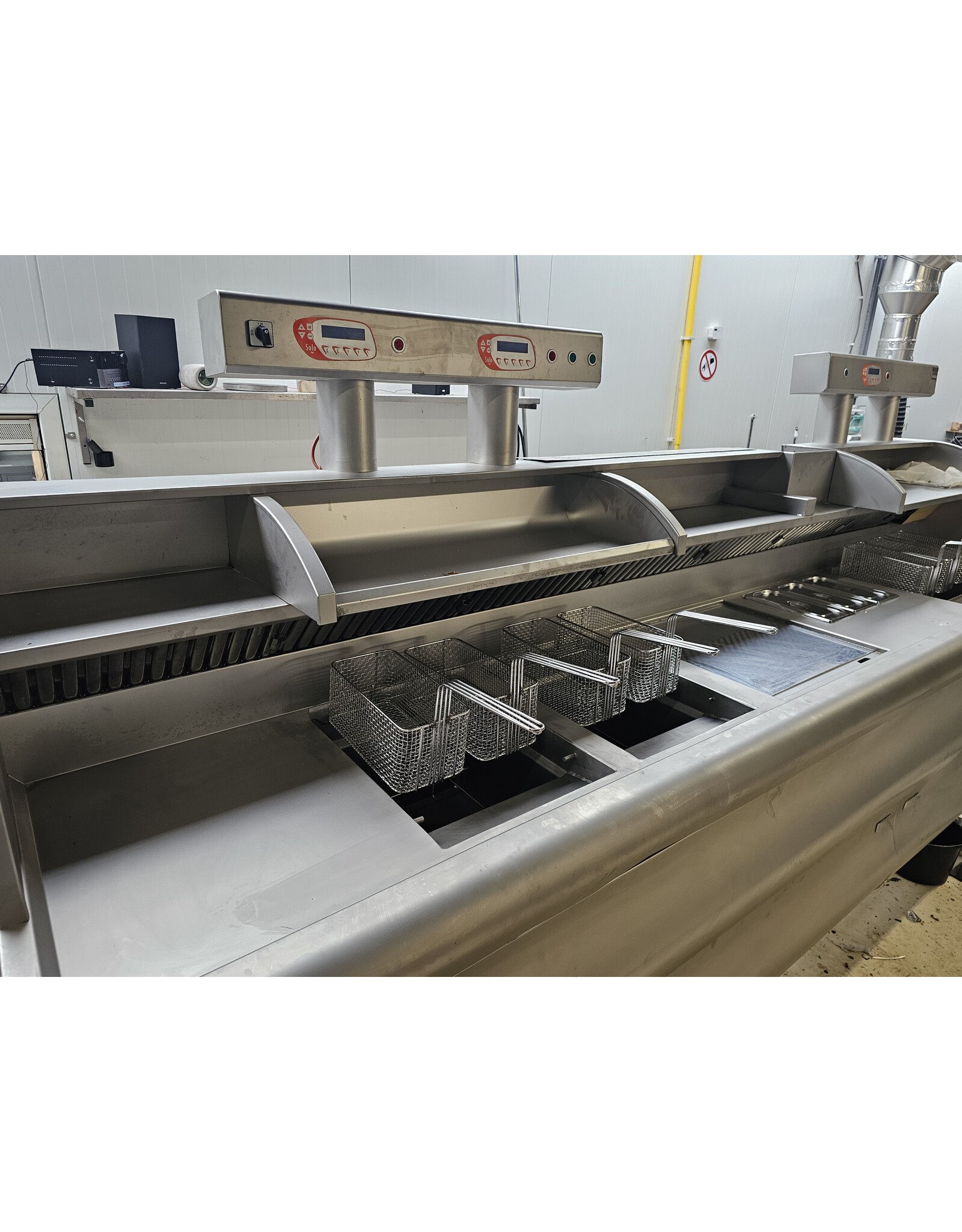 Perfecta hoog rendement bakwand friteuse 2x 2  mands 1x 3 mand en bakplaat