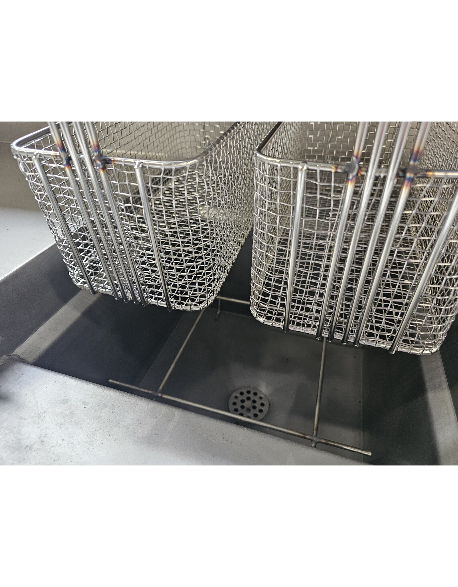 Perfecta hoog rendement bakwand friteuse 2x 2  mands 1x 3 mand en bakplaat