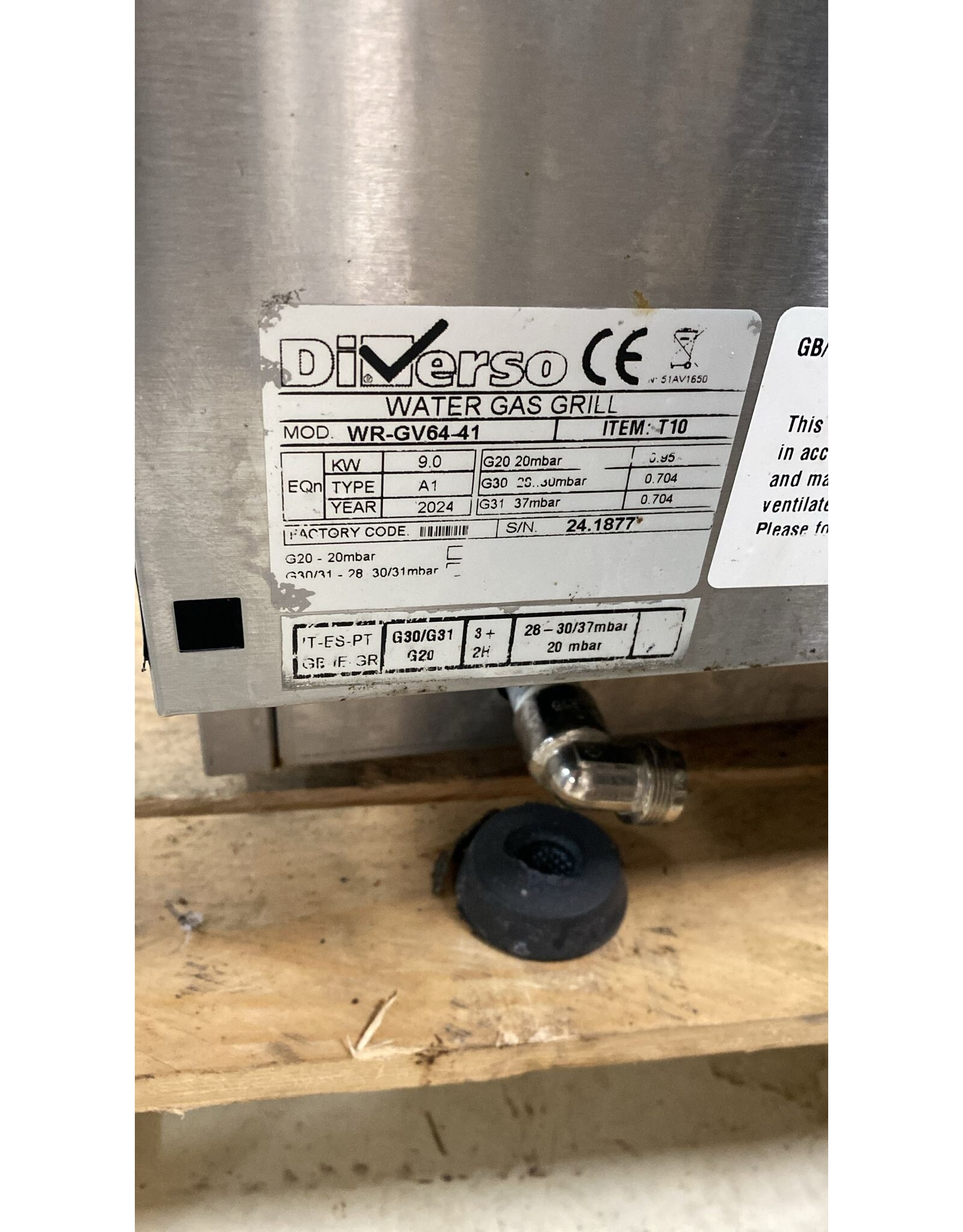 Diverso by Diamond Water Gas Grill