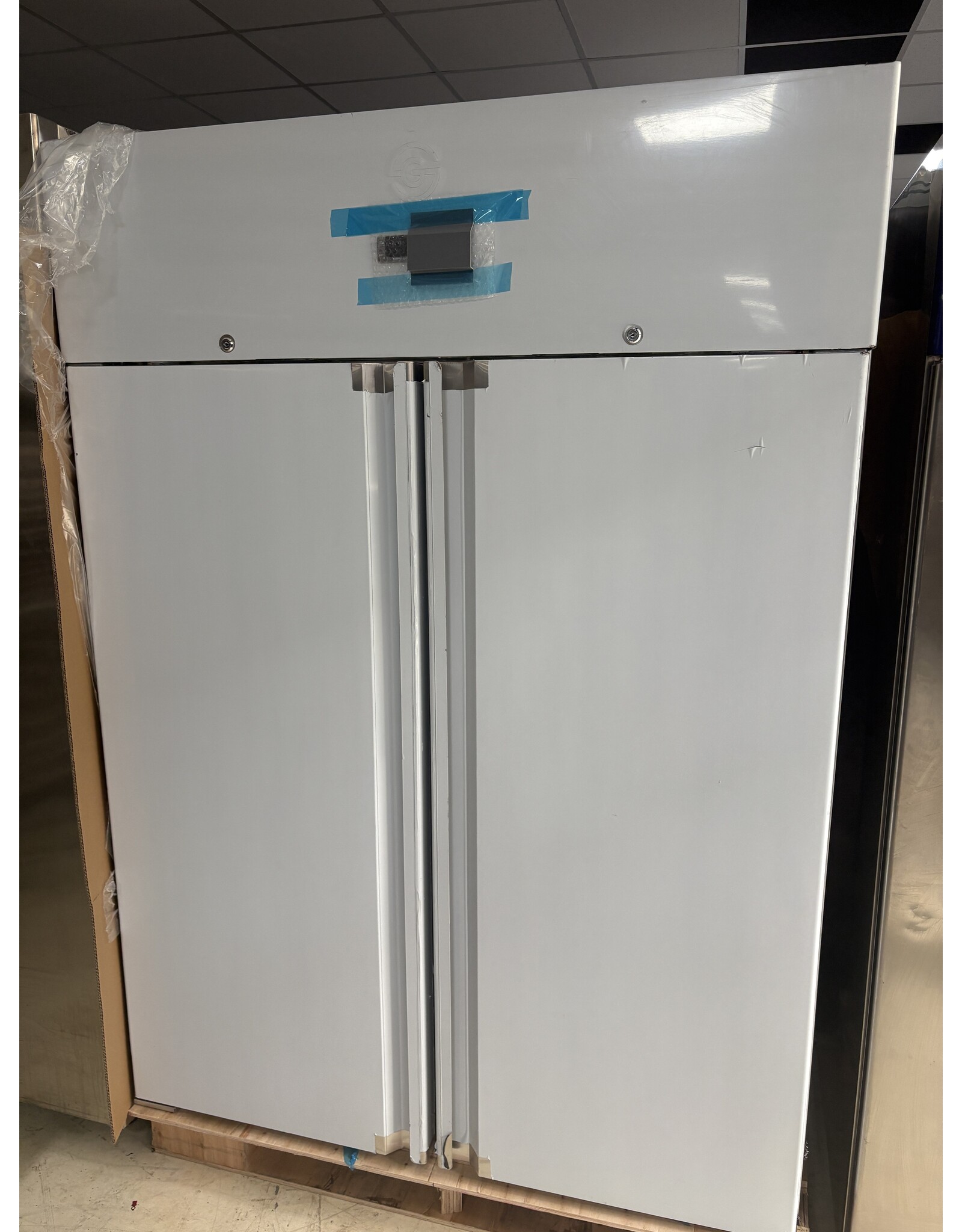 Q-Gastro Gefrierschrank – 1200 l – 6 verstellbare Ablagen (2/1 GN) – Edelstahl – auf Rollen