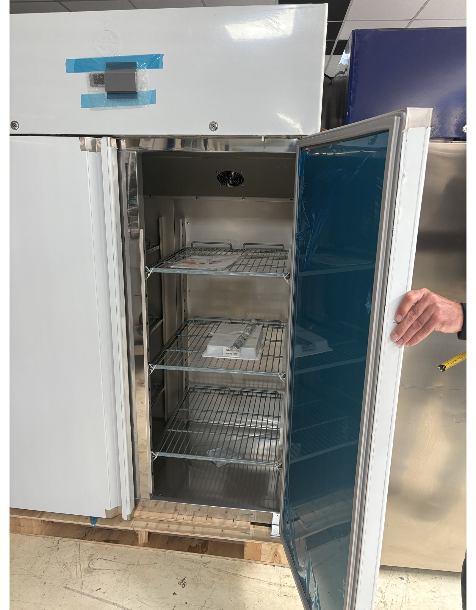 Q-Gastro Vrieskast - 1200 L - 6 Verstelbare Roosters (2/1 GN) - Rvs - op Wielen