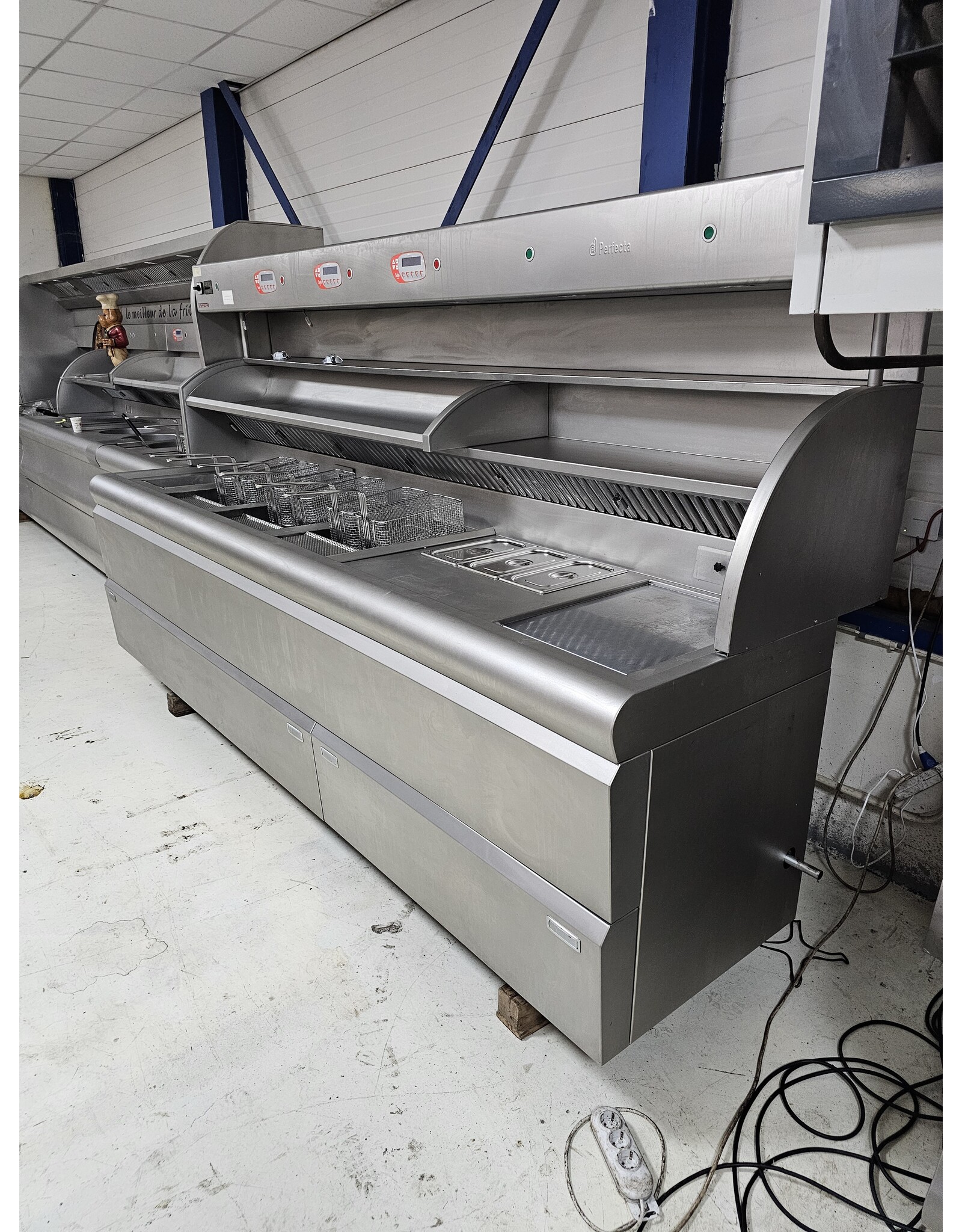Gereviseerde Perfecta bakwand friteuse VR 3x 2 mand ABM+Bkpl+Vetpomp 129kW