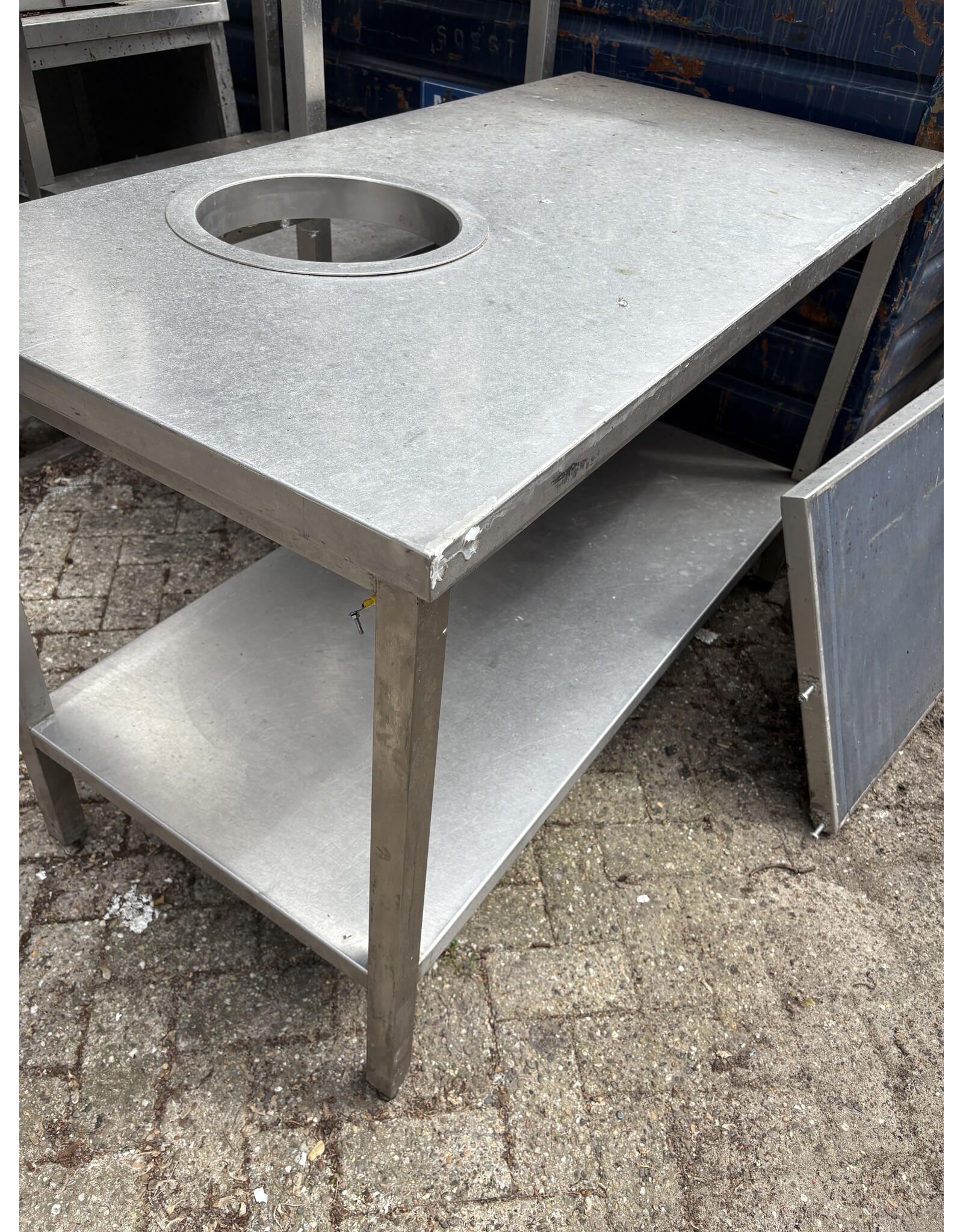 Serviertisch aus Edelstahl 142x70x89 cm (B x T x H)