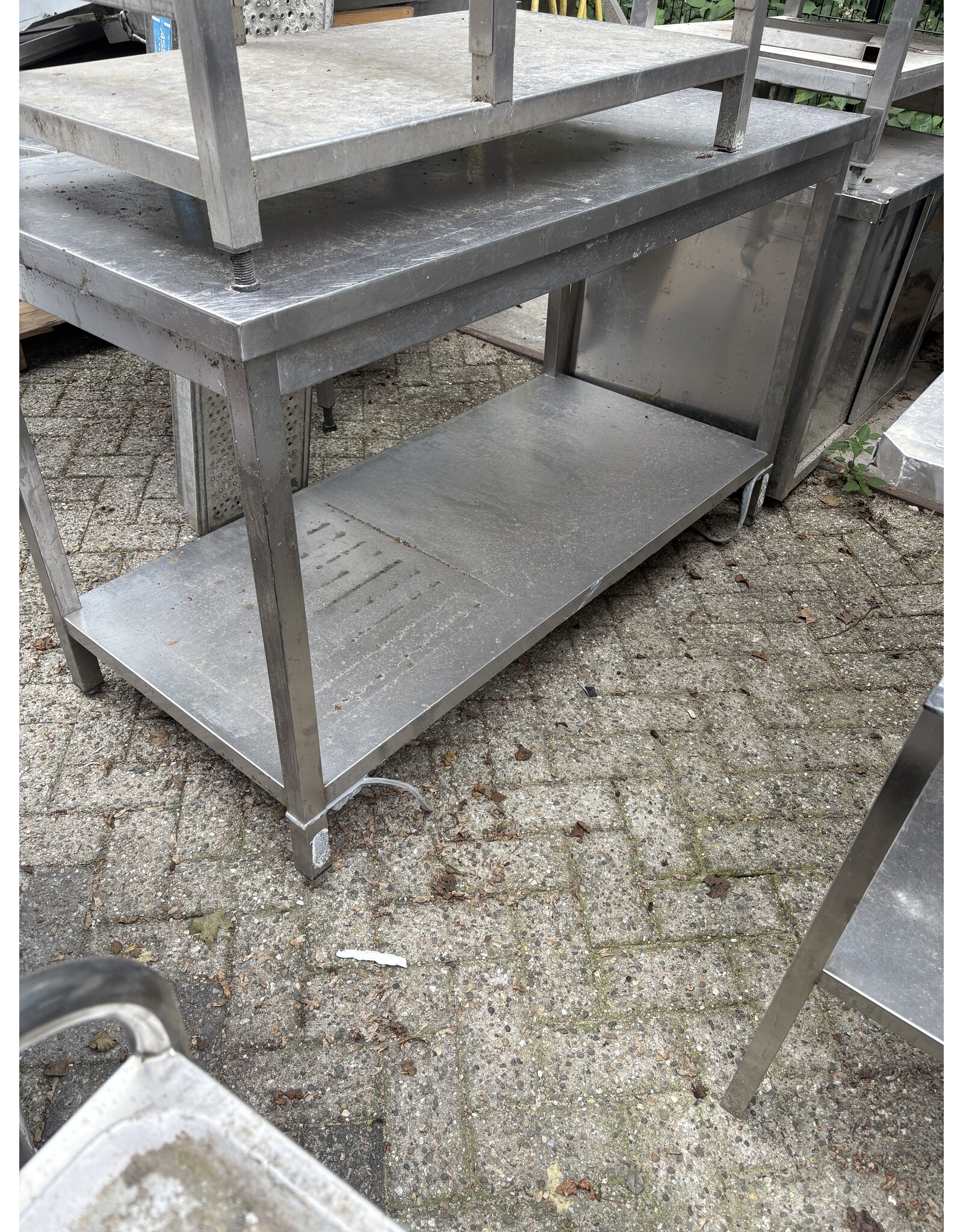 Arbeitstisch aus Edelstahl 150 x 70 x 89 cm (B x T x H)