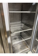 Studio 54 Studio 54 Kronus Oasis 1400 Hospitality Doppeltür-Gefrierschrank aus Edelstahl