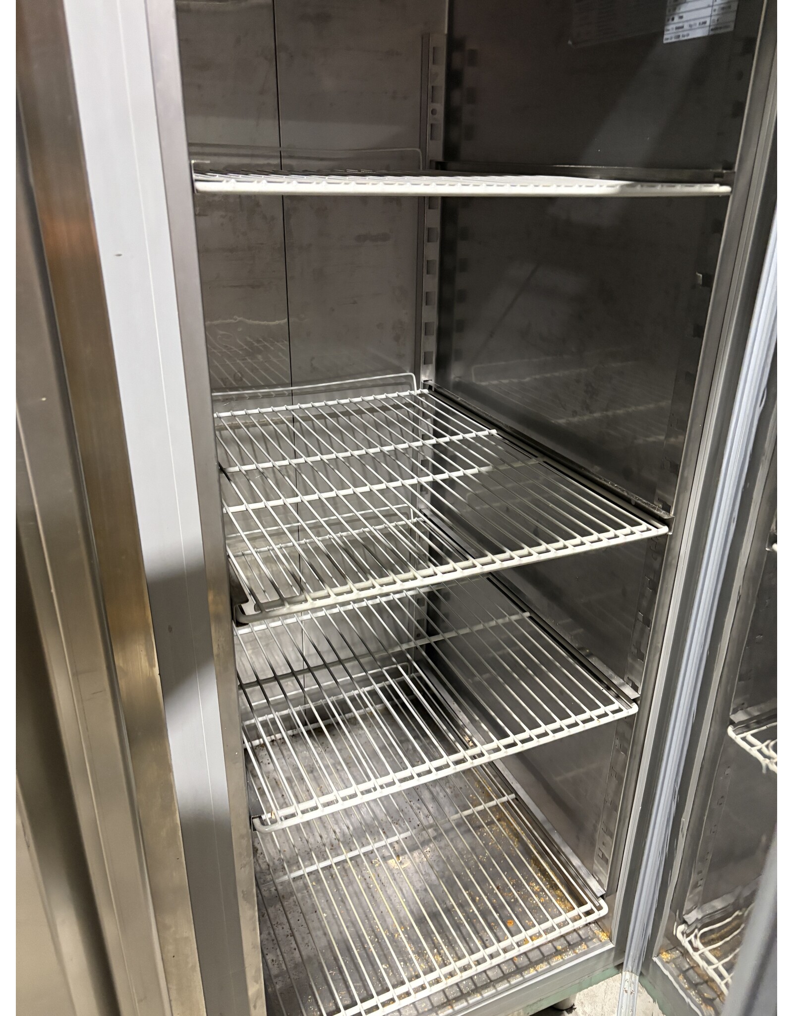 Studio 54 Studio 54 Kronus Oasis 1400 Hospitality Doppeltür-Gefrierschrank aus Edelstahl