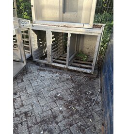 Backofen mit Edelstahlfuß, 134 x 80 x 95 cm (B x T x H) Bei Lieferung gereinigt