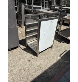 RVS Bakkenrek 59 x 68 x 101cm ( B x D x H) Wordt schoongemaakt voor levering