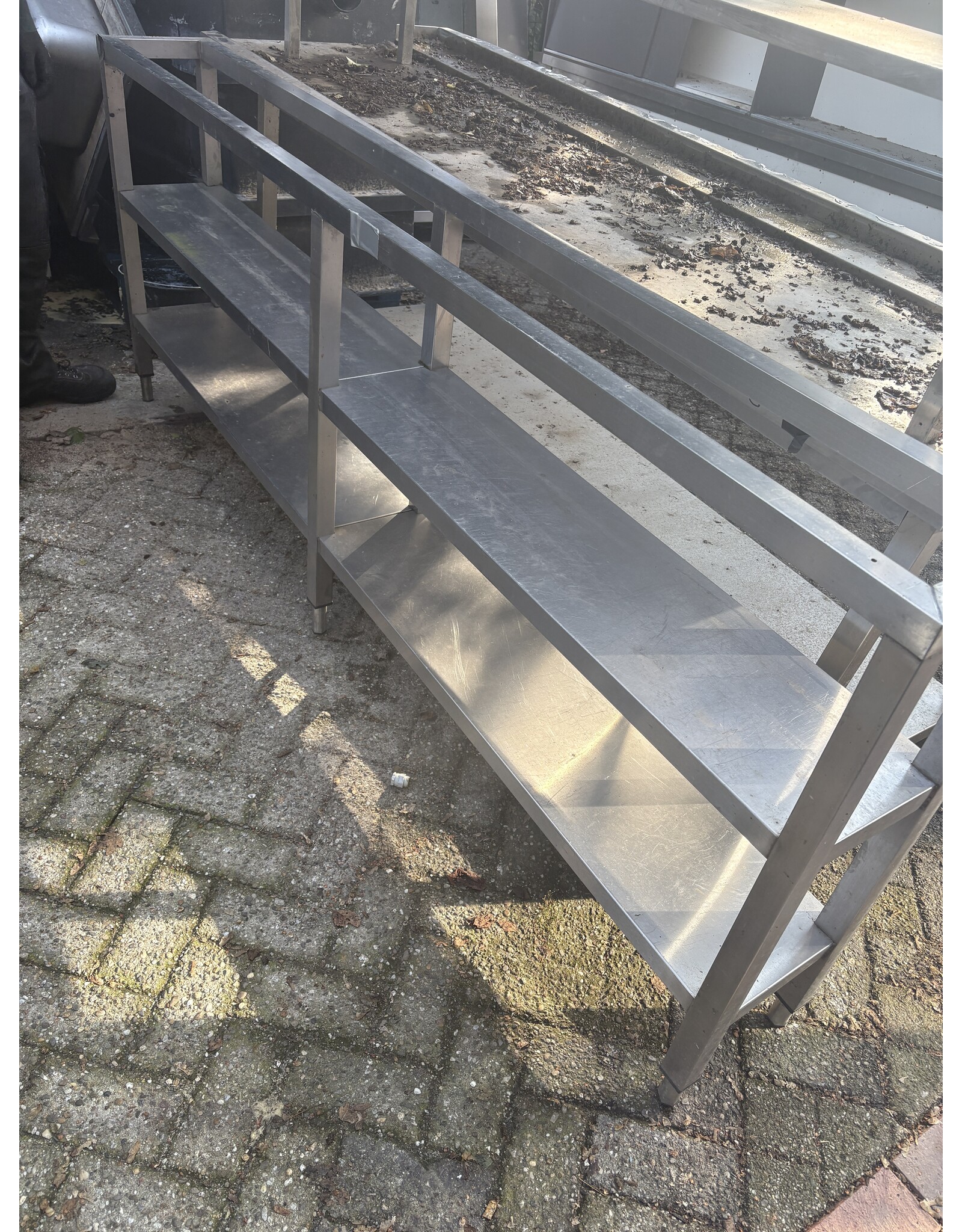 RVS opzet 232 x 27 x 90cm (B x D x H) Wordt schoongemaakt voor levering