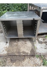 RVS Onderstel met Platenrek 85 x 70 x 70cm (B x D x H) Wordt schoongemaakt bij levering