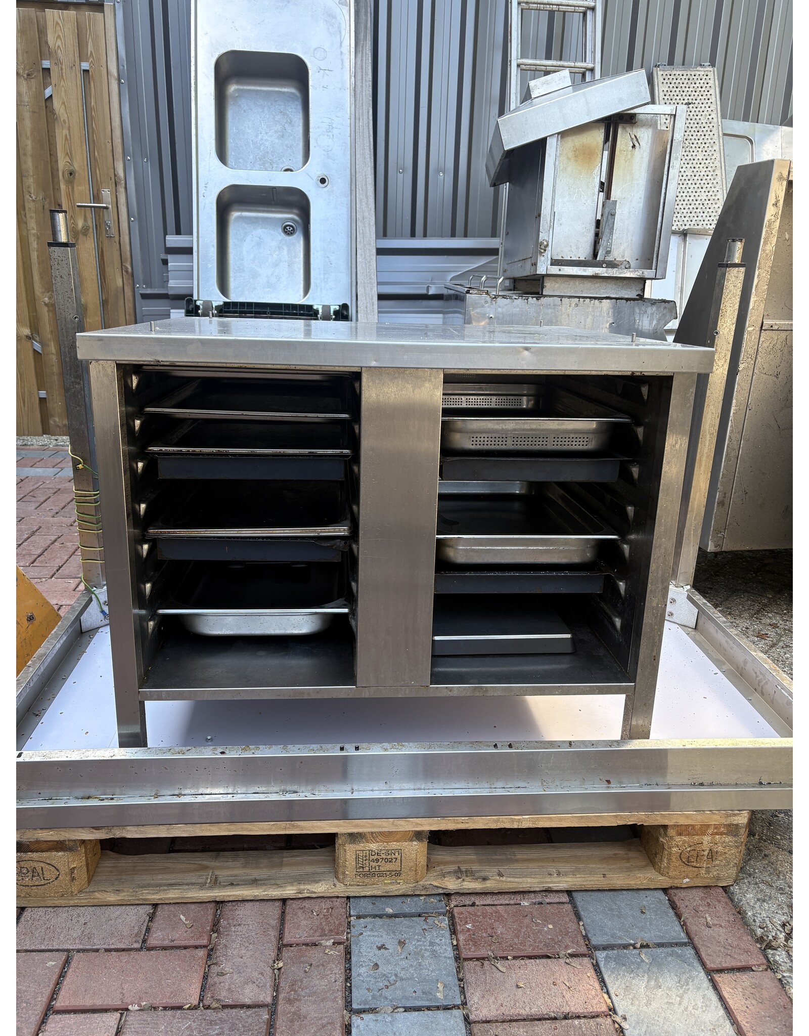 Rational Rational Backofen mit Edelstahlboden, 85 x 73 x 71 cm (B x T x H), vor Auslieferung gereinigt