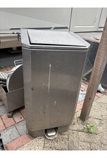 RVS Afvalbak 45x41x90cm (B x D x H) Wordt Schoongemaakt Voor Levering