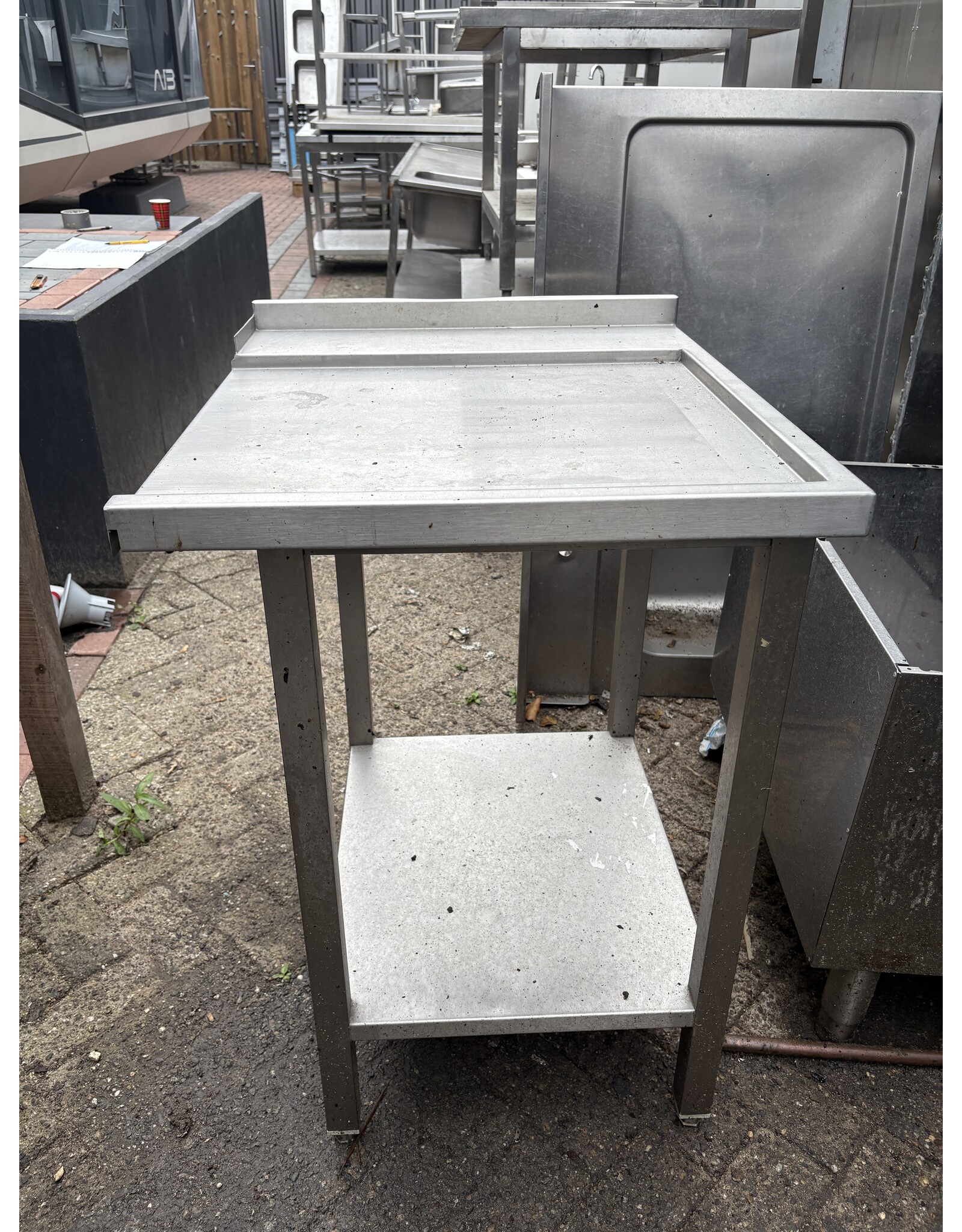 Edelstahl-Arbeitstisch 62 x 71 x 91 cm (B x T x H), vor Auslieferung gereinigt