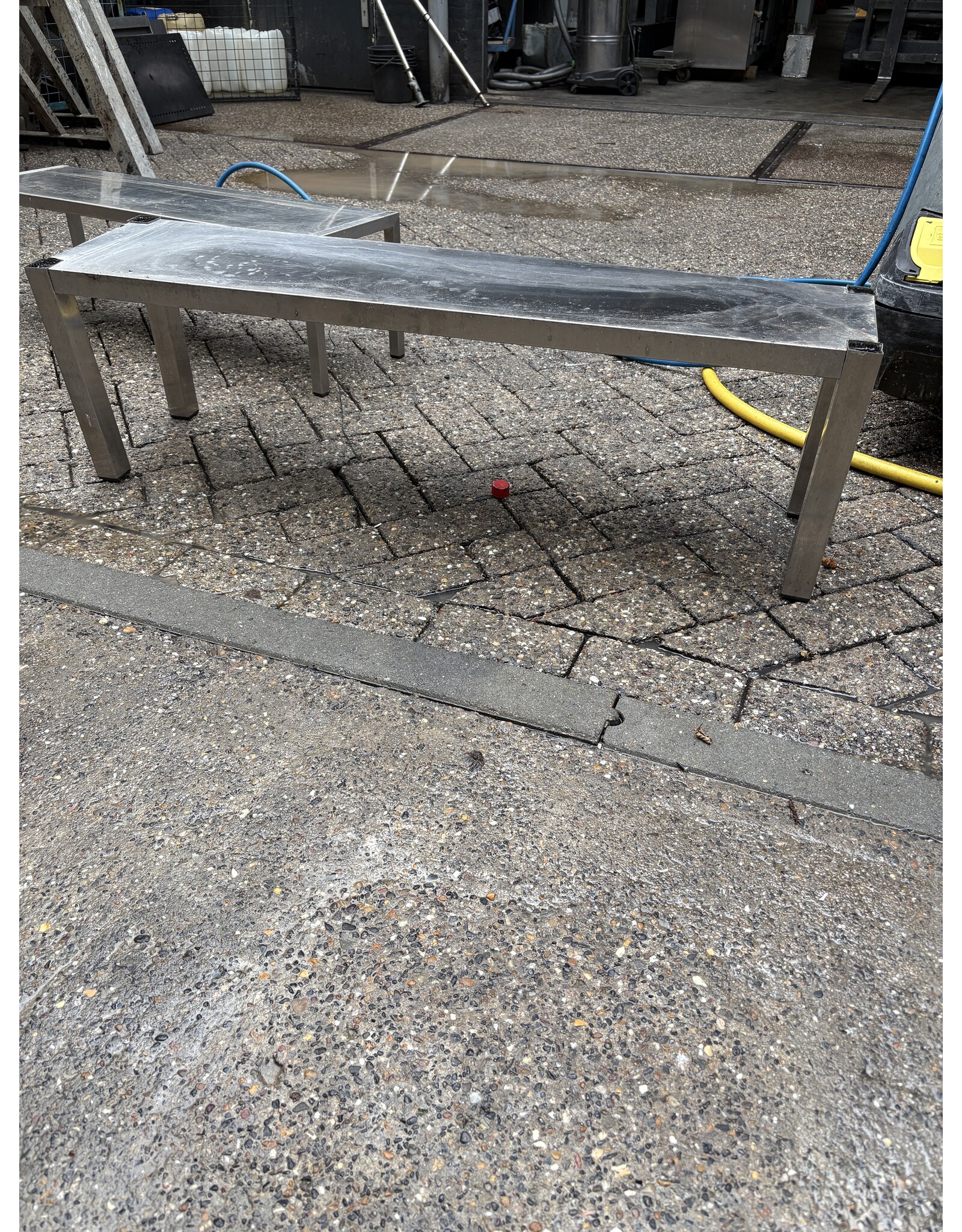 RVS Etagiere 120 x 30 x 36cm (B x D x H) Wordt Schoongemaakt Voor Levering
