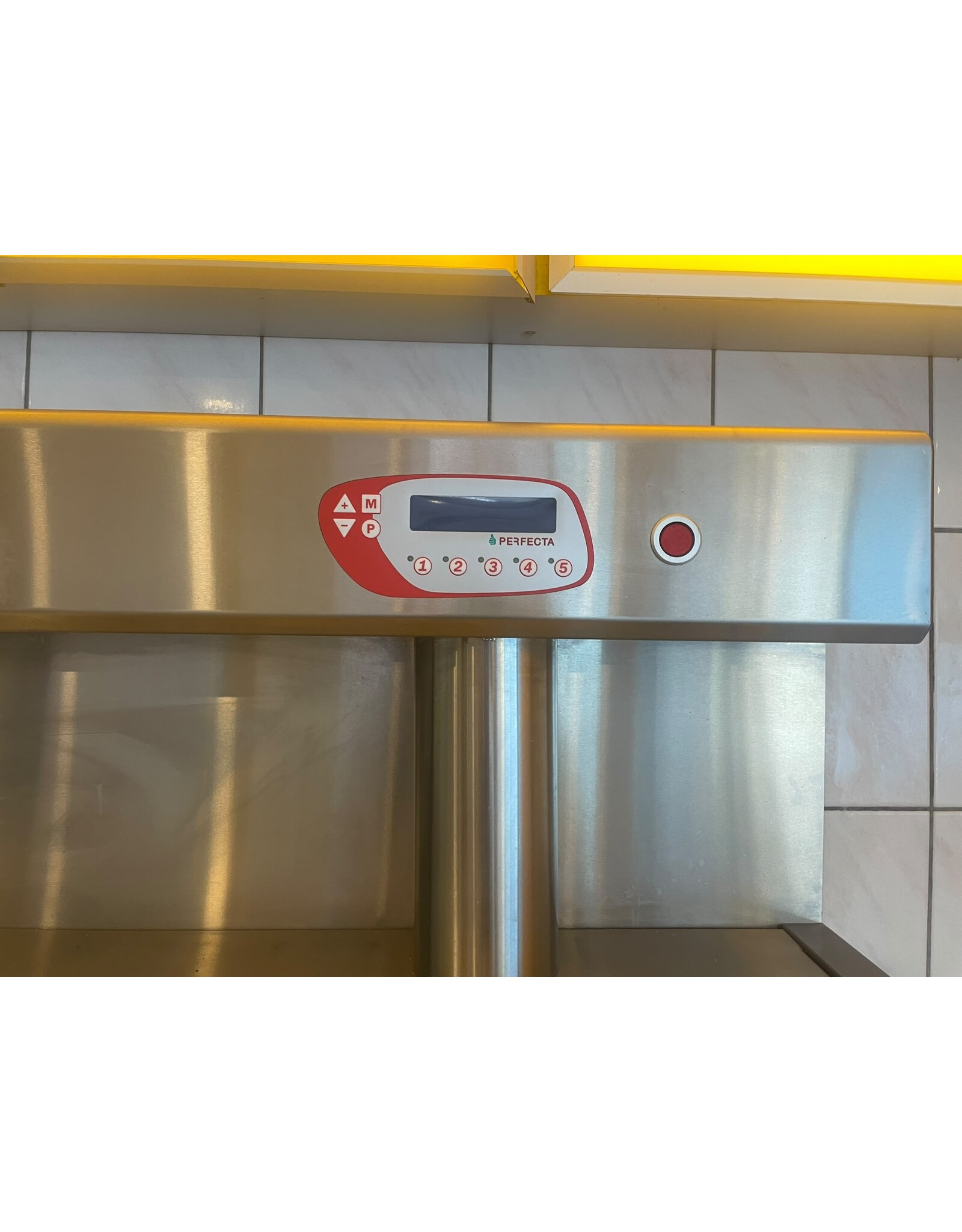 Nog niet gereviseerd - Perfecta VR bakwand 6 manden + bakpl + ABM