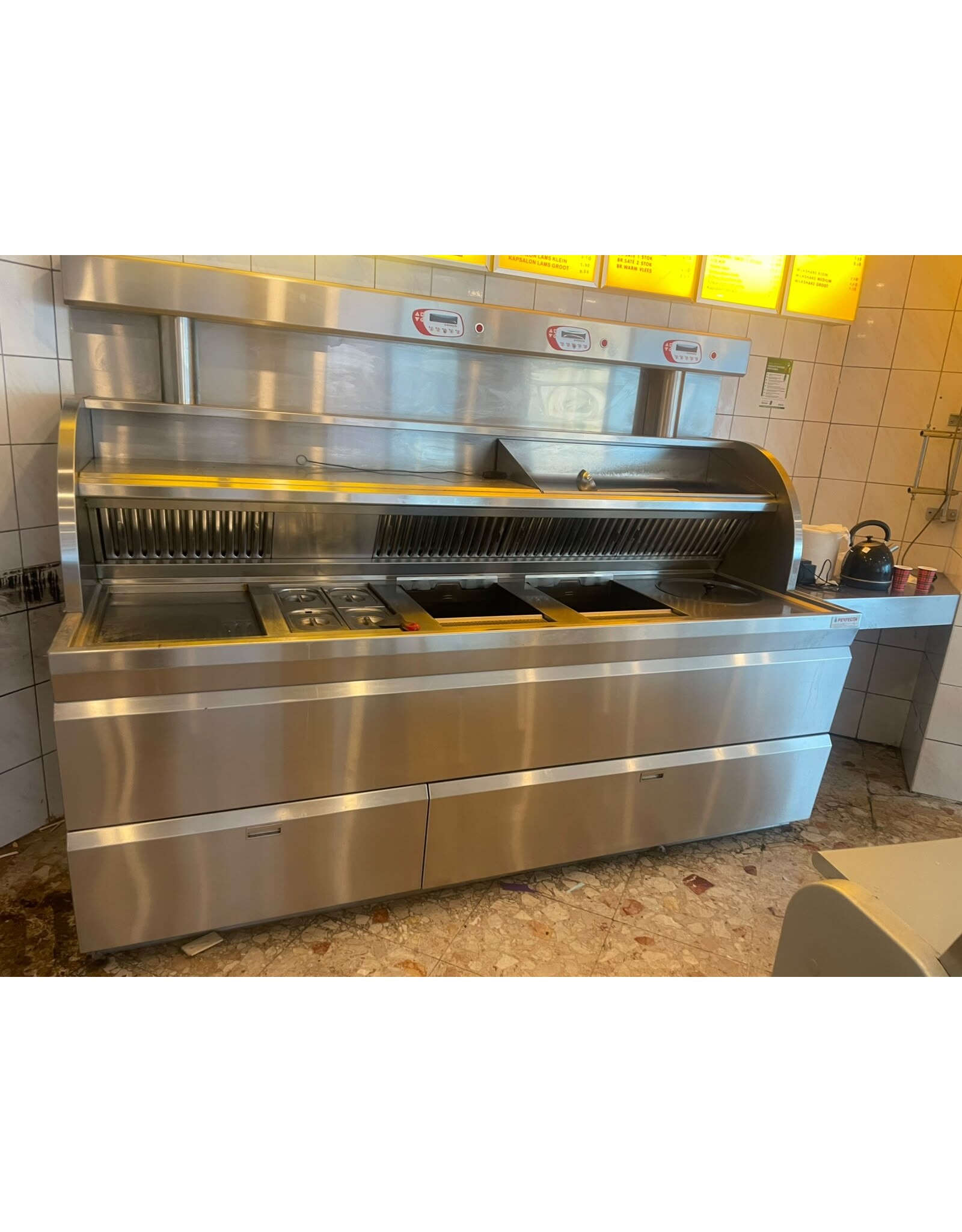 Nog niet gereviseerd - Perfecta VR bakwand 6 manden + bakpl + ABM