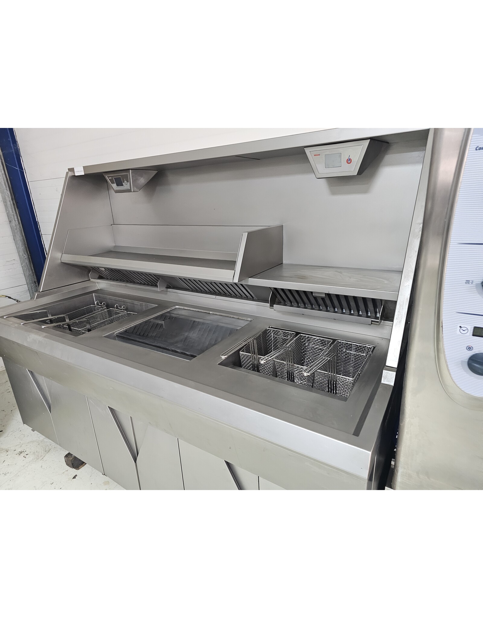 Hegro Hoogrendement 2 pans bakwand friteuse met bakplaat