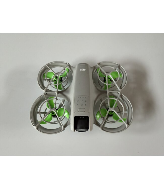 DJI NEO Fly More Combo met veel extra's - jong gebruikt