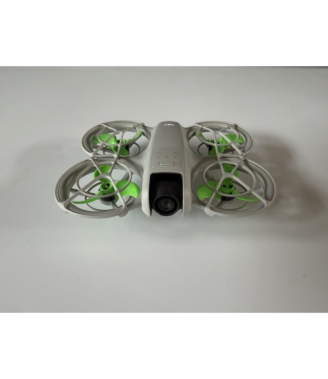 DJI NEO Fly More Combo met veel extra's - jong gebruikt