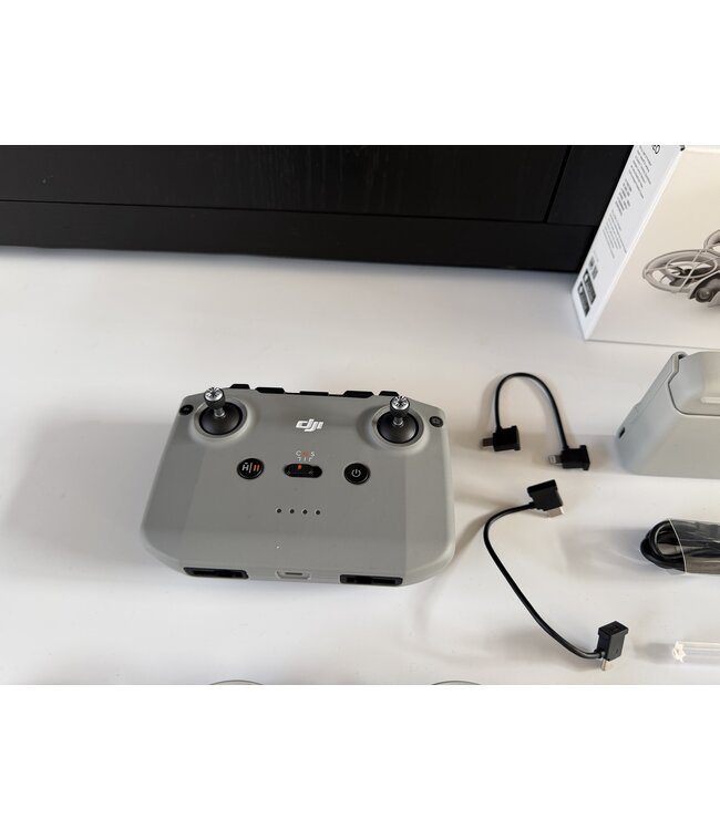 DJI NEO Fly More Combo + rc n3 controller bijna volledig nieuw +nd filters