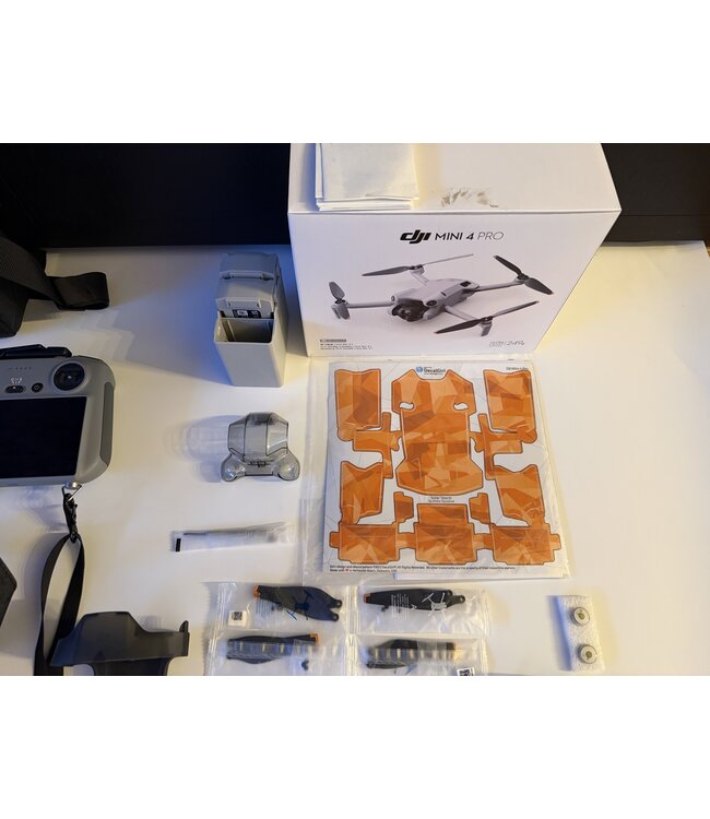 DJI MINI 4 PRO Smart controller FMC- lichte gebruikerssporen