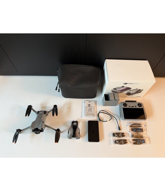 DJI MINI 5 PRO Smart controller FMC- nieuwstaat
