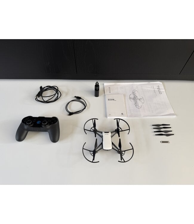 DJI Tello in goede staat met afstandsbediening-marge