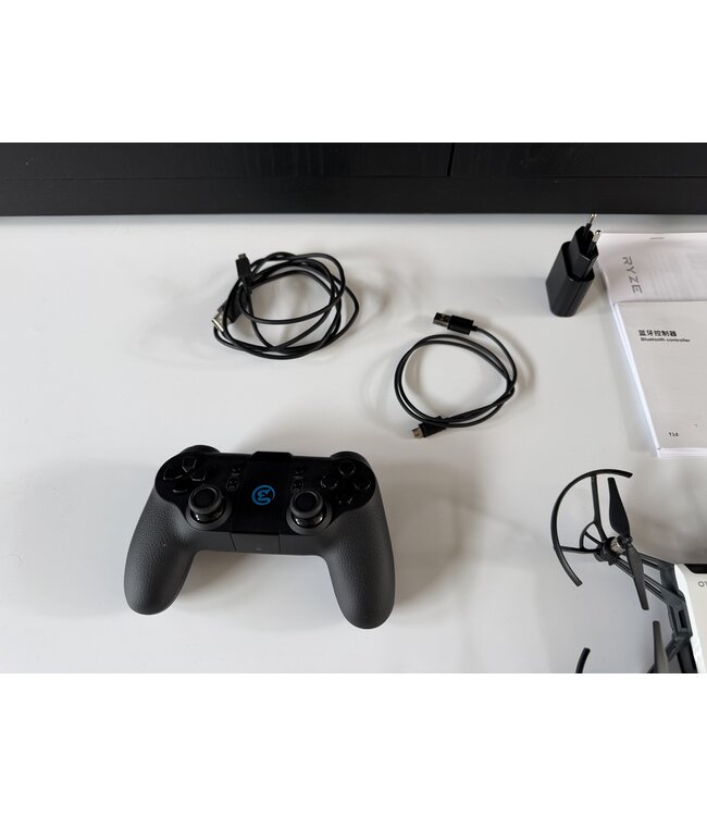 DJI Tello in goede staat met afstandsbediening-marge