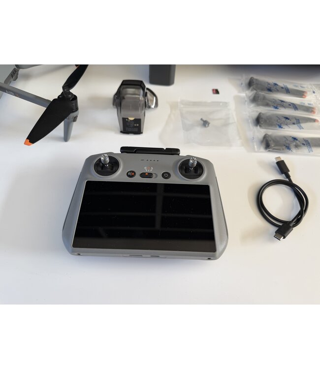 DJI Air 3+FMC met rc 2 controller - sublieme staat