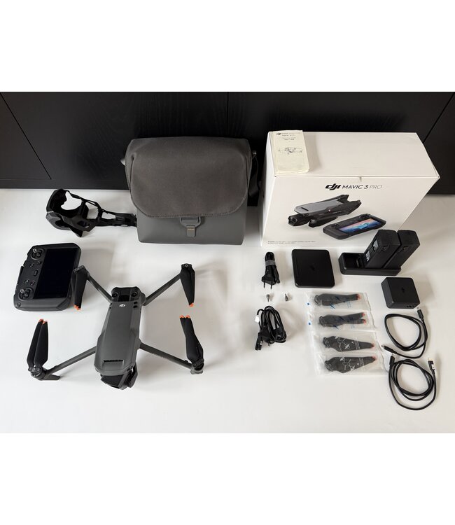 DJI MAVIC 3 PRO FMC met RC PRO controller (garantie)  gebruikt